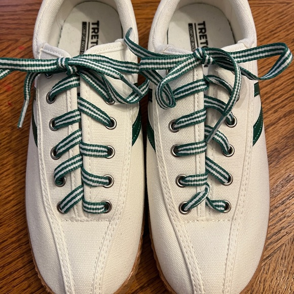 Women’s Tretorn canvas sneakers size 9; NWOT. - Picture 4 of 4